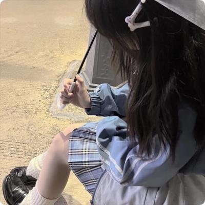 向下扭曲